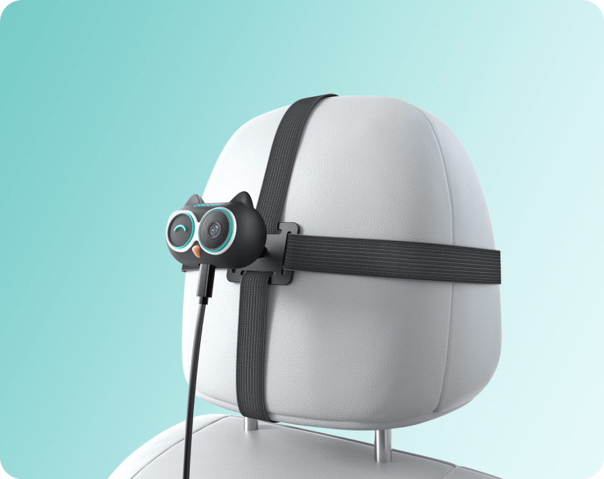 <h4>Ajústalo al reposacabezas con la correa</h4>